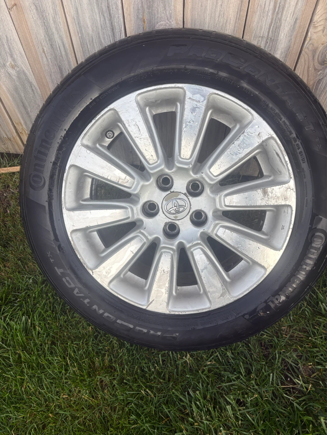 Toyota Alloy Wheel with Continental Tire