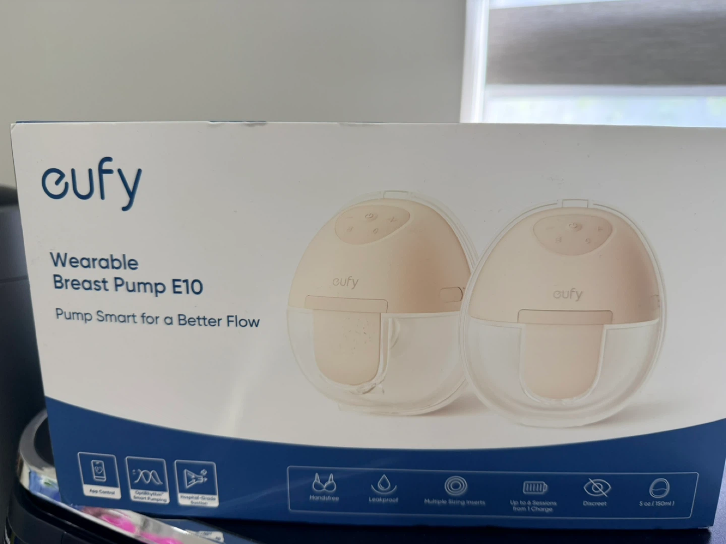 Eufy Wearable Breast Pump E10 - New but Open box - photo 2