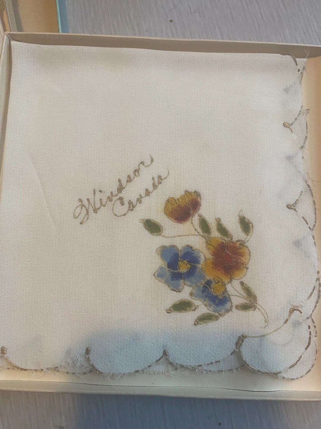 5 vintage Embroidered Handkerchiefs - photo 3
