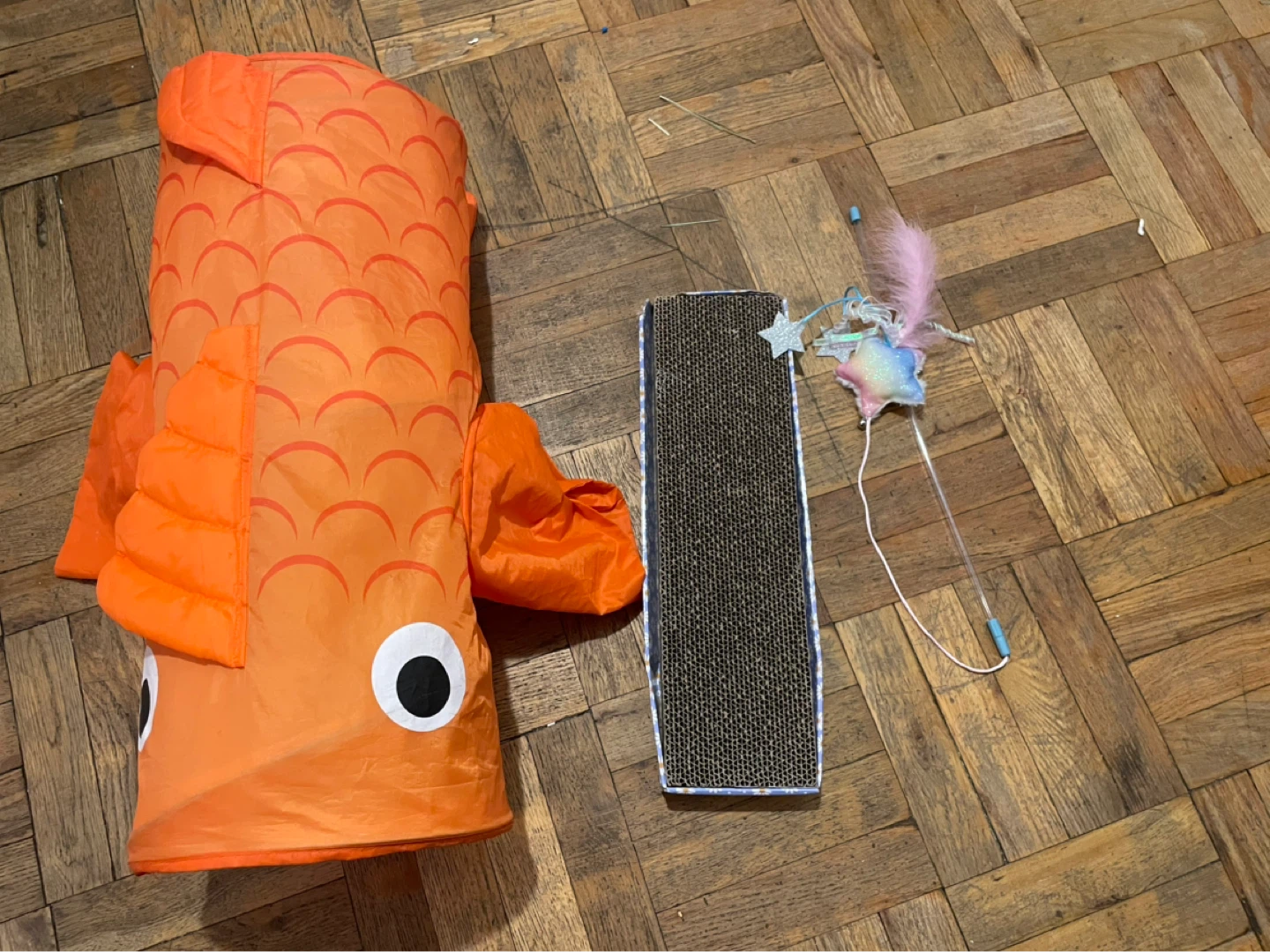 Cat Toys Lot (Tunnel, Wand & Scratcher)