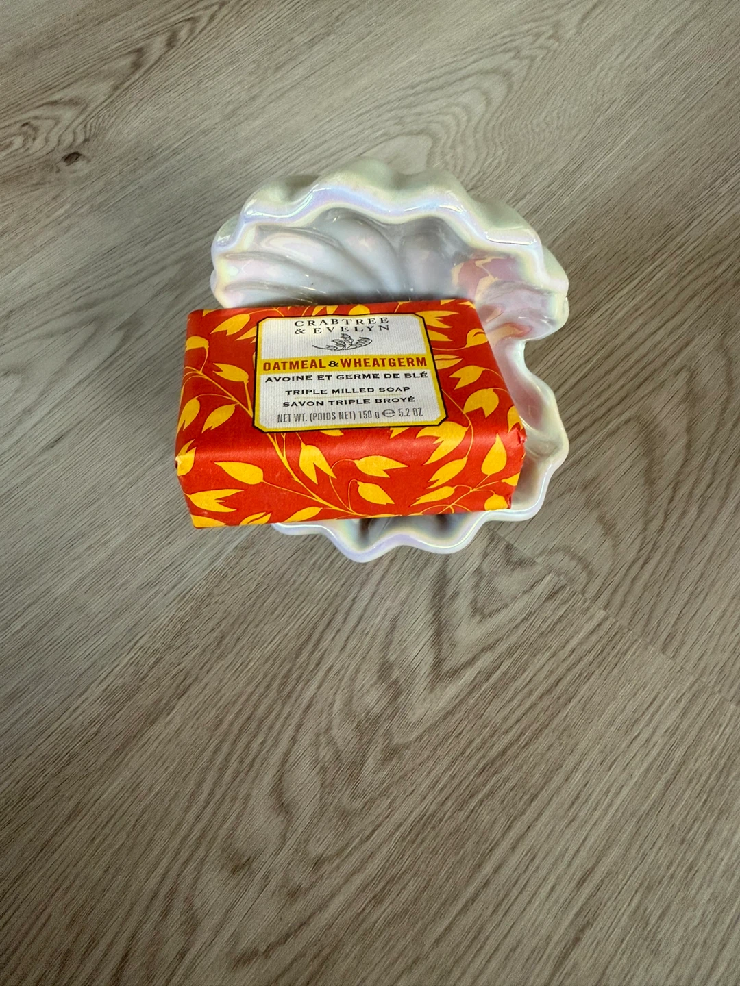 Pretty opalescent clam shell soap holder & soap - photo 5