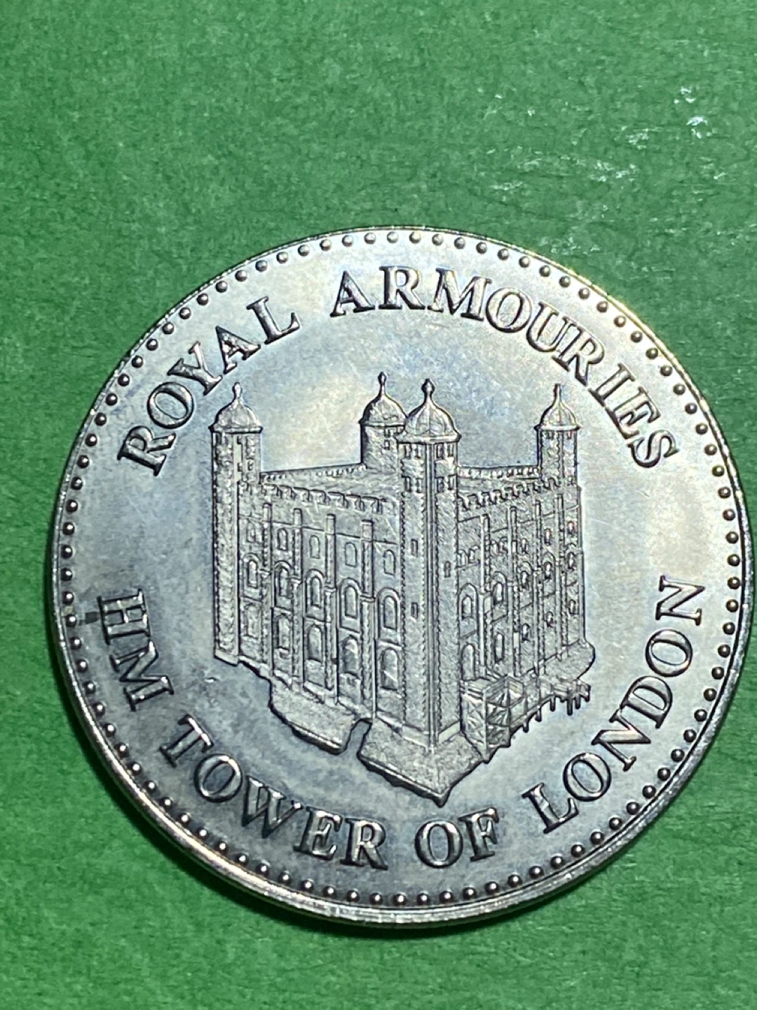 Royal Armouries HM Tower of London Gilt Close Helmet Coin - photo 2