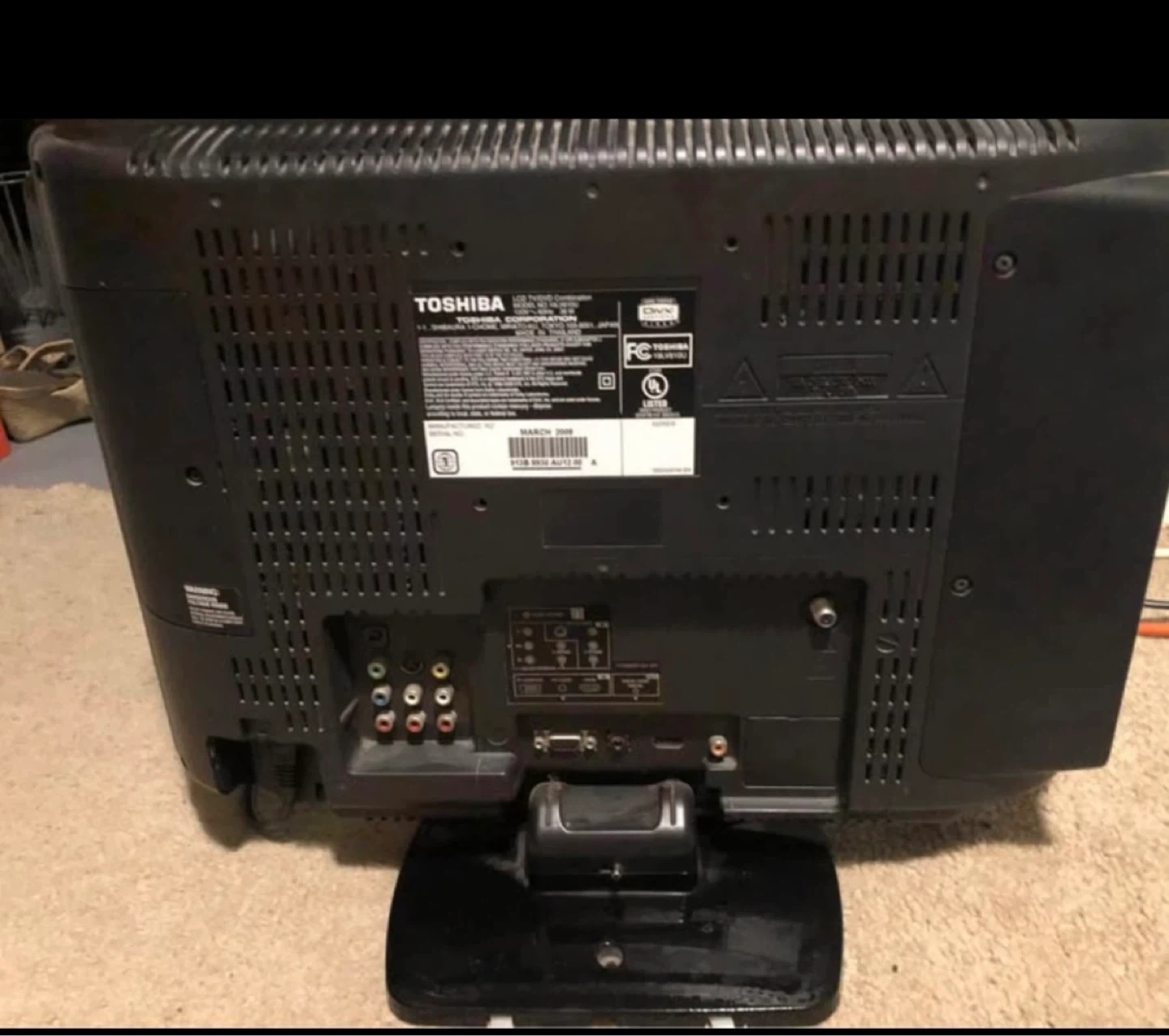 Toshiba 19 inch LCD TV with DVD Player - photo 2