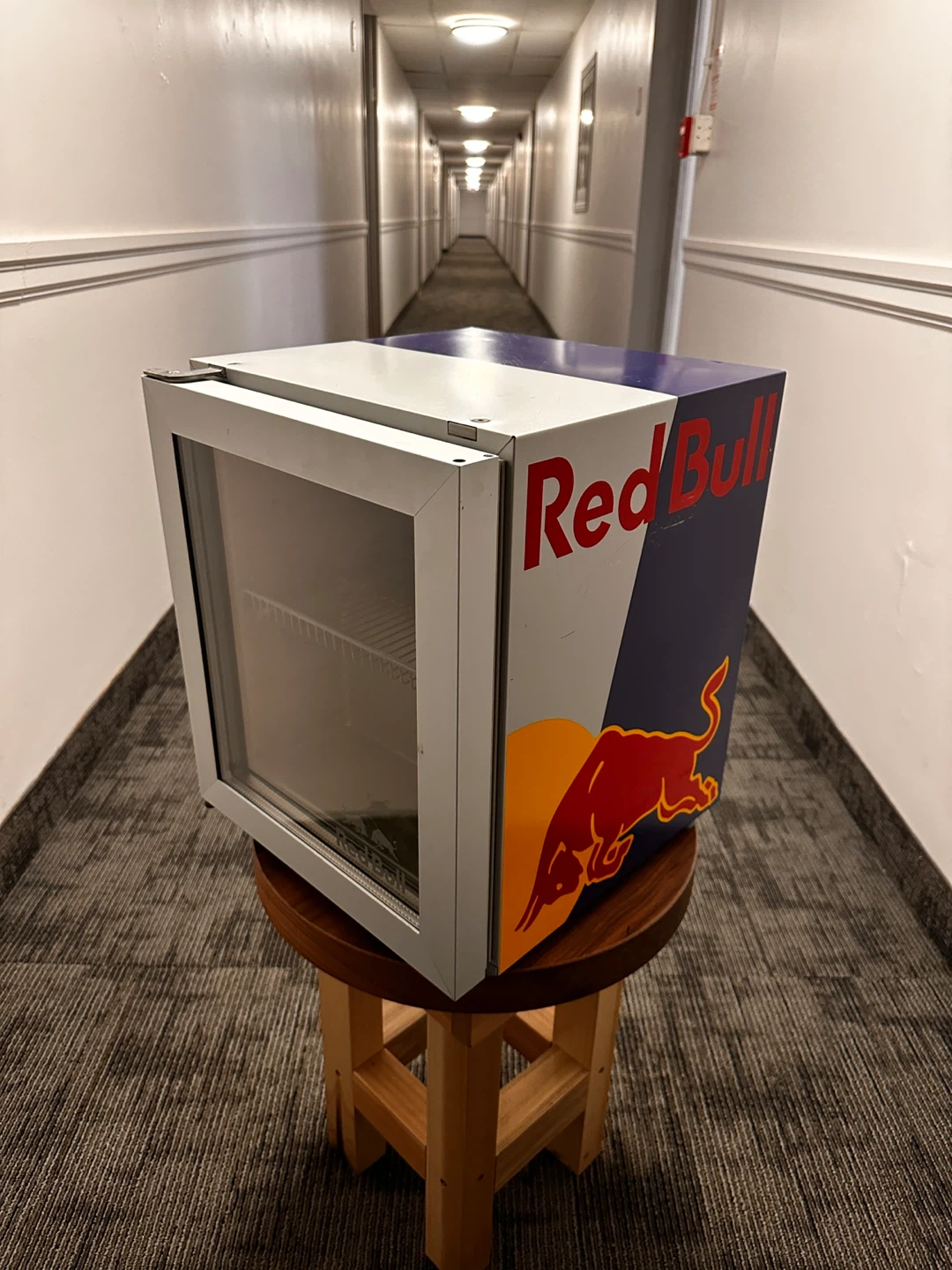 Red Bull Mini Fridge - Gets Freezing Cold but No LED Lights - photo 2