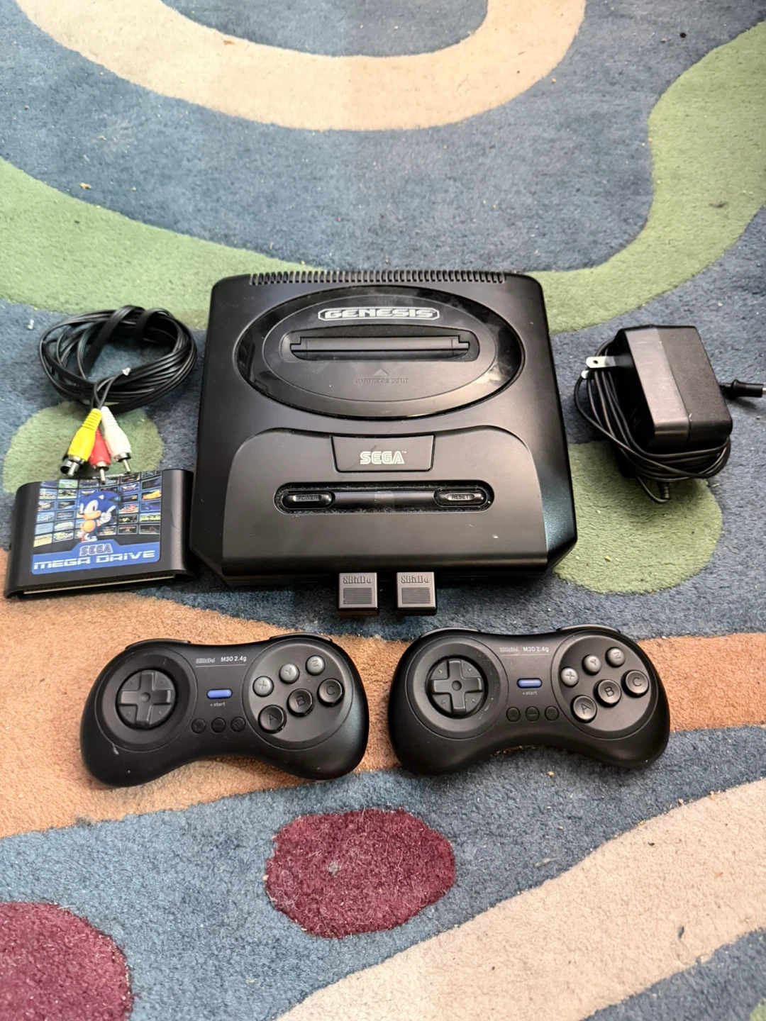 Sega Genesis model 2 with 2 wireless Controllers and everdrive