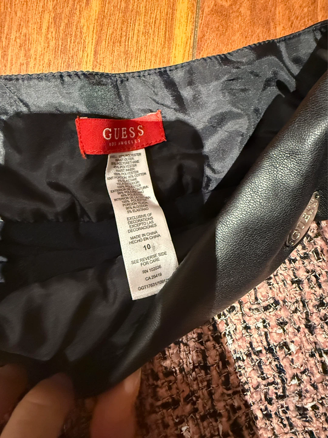 Guess Pink Tweed Skirt with Faux Leather Waistband - Size 10 - photo 3