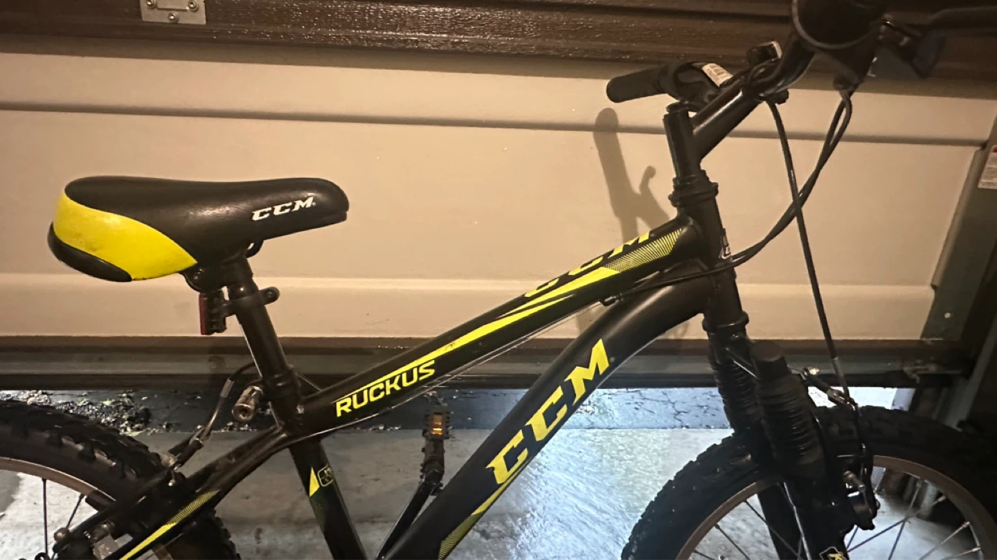 18” CCM Ruckus Kids Bike - photo 4