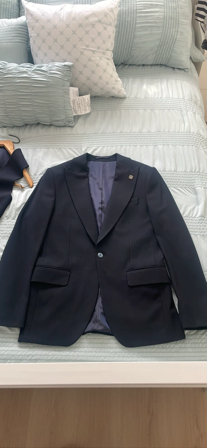 Carutte Milano Navy Wool Blend Suit Jacket and Vest Size 46