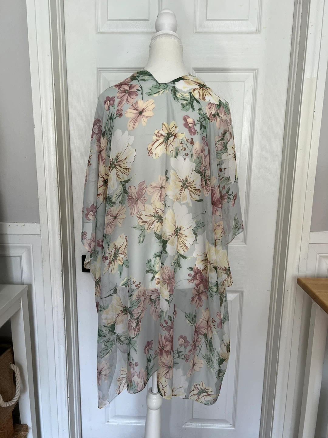 New-Floral Kimono or Swimsuit Cover up - One Size - photo 2
