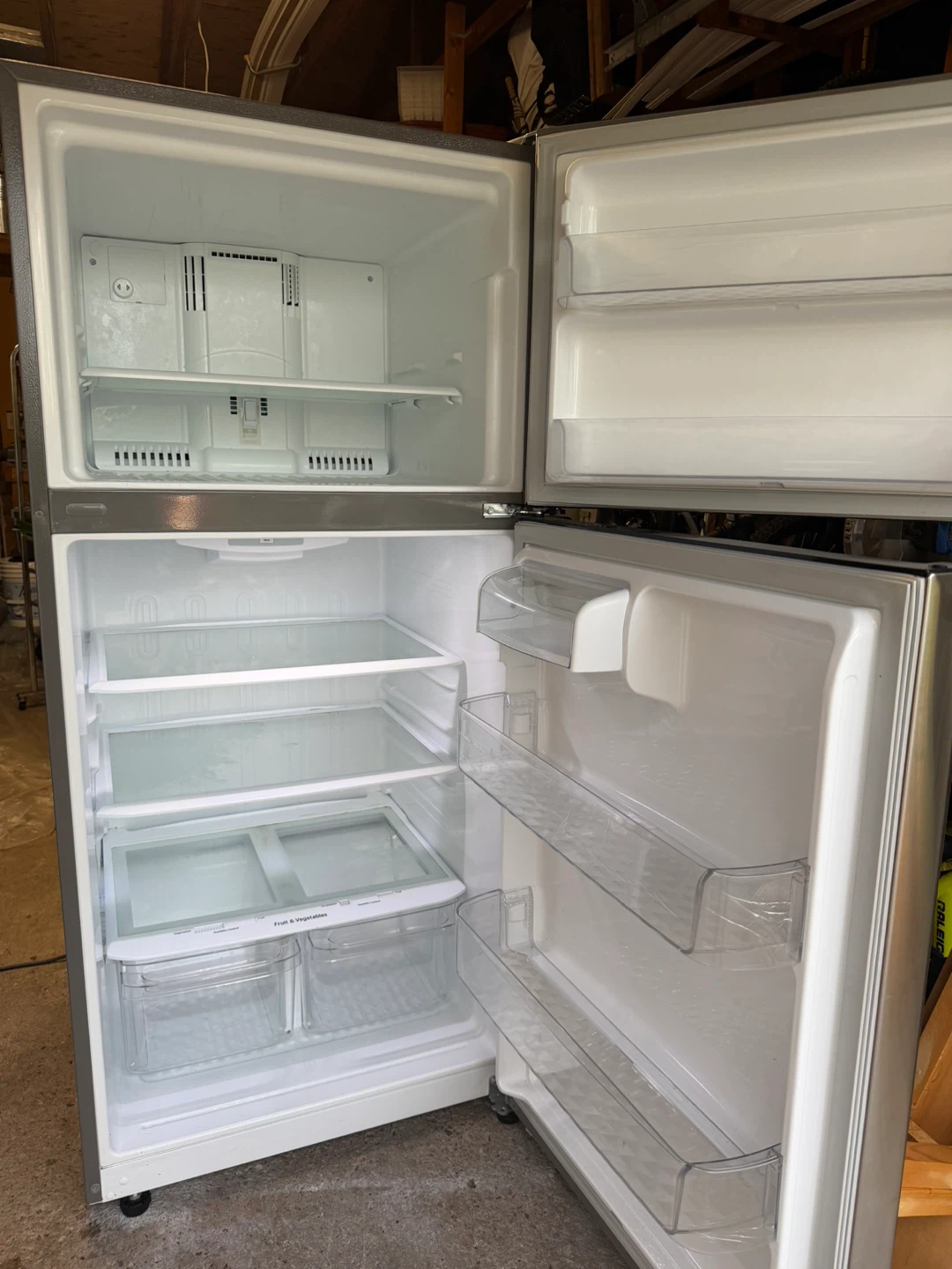LG Stainless Steel Top Freezer Refrigerator - photo 2