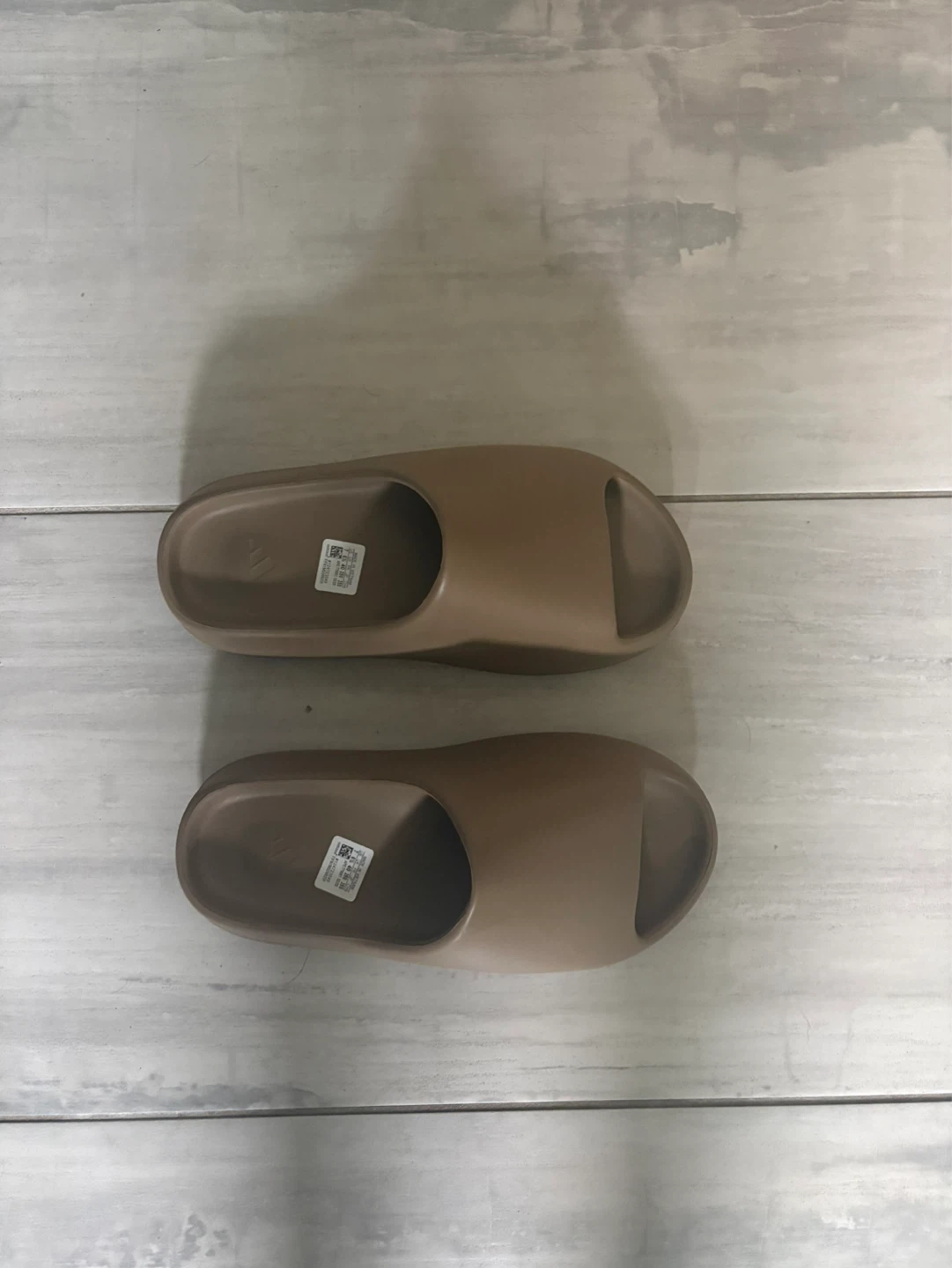 Adidas Yeezy Slides - photo 3
