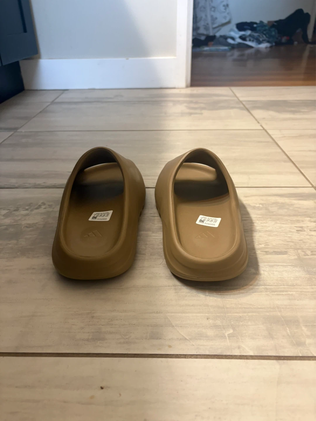 Adidas Yeezy Slides - photo 5