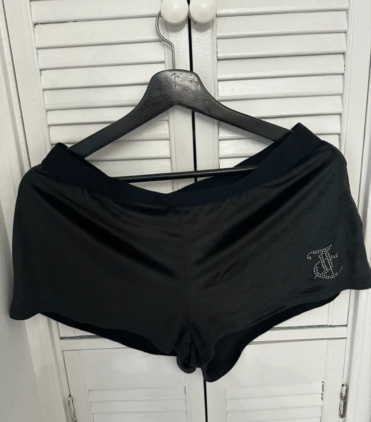 Juicy Couture Black Shorts Size L