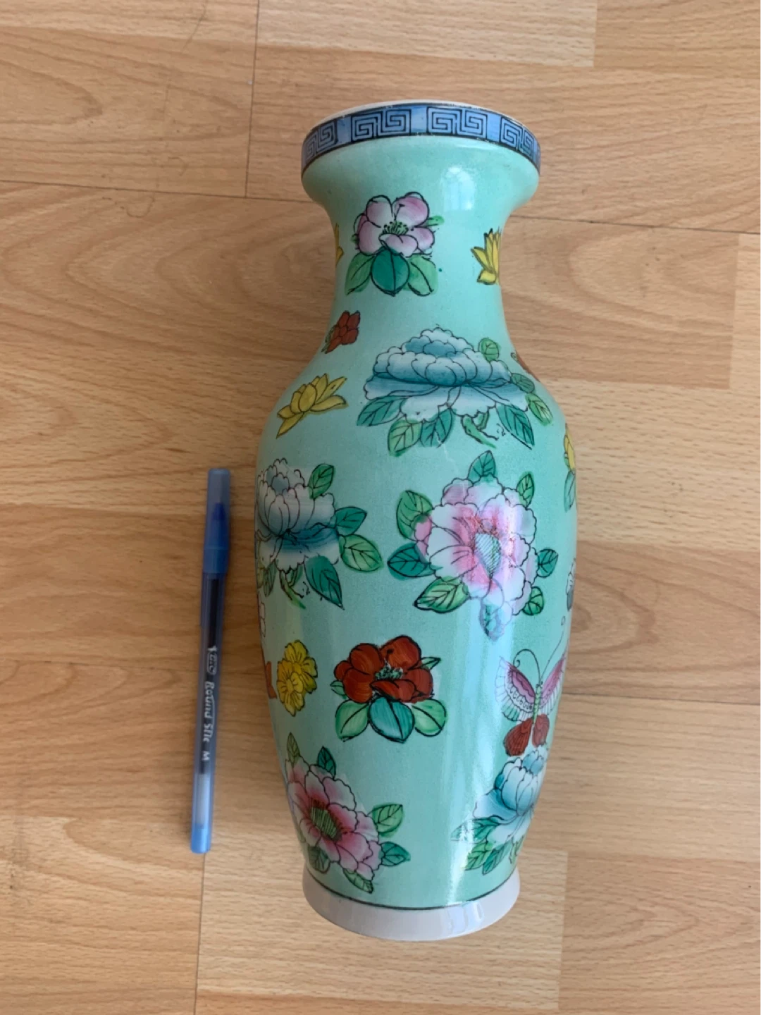 Decorative Porcelain Vase with Floral Design - photo 3