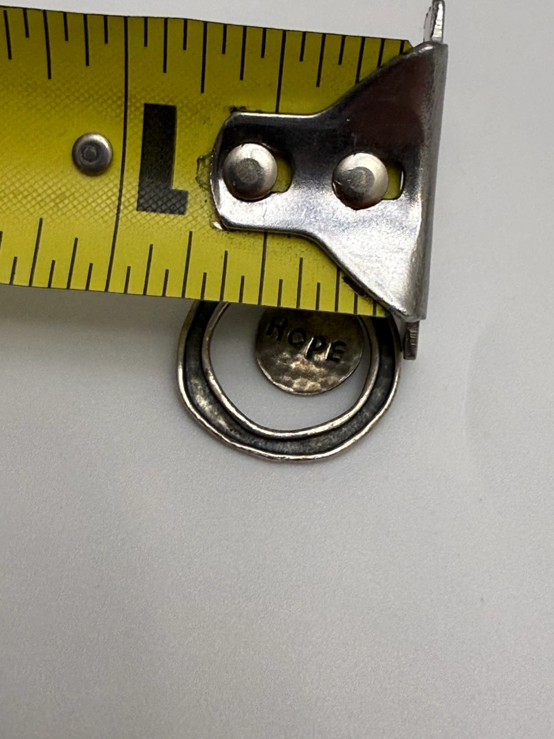 Pendant with "HOPE" engraving - photo 4