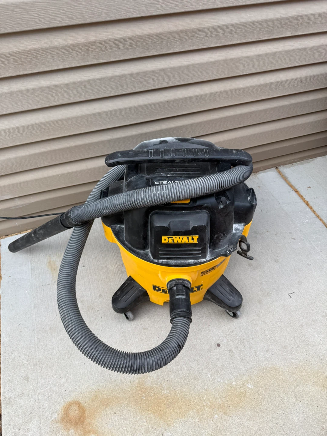 DeWalt 9 Gallon Wet/Dry Vac - photo 2