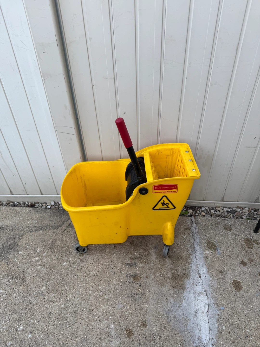 Rubbermaid Commercial Yellow Mop Bucket with Wringer