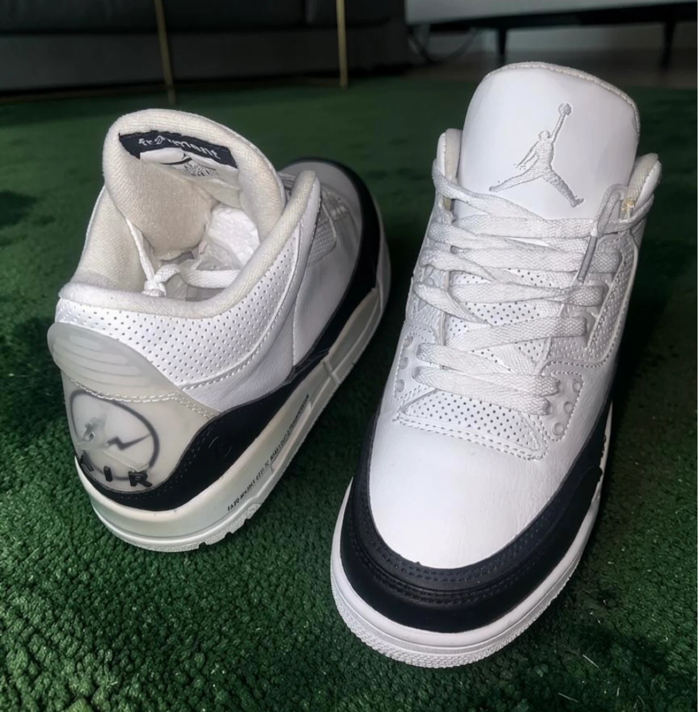 Air Jordan 3 "Akira" - photo 3
