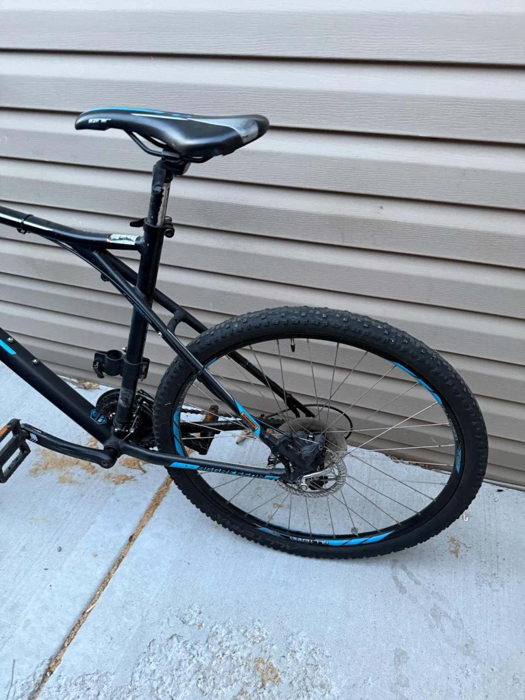 GT Men's Mountain Bike - photo 5