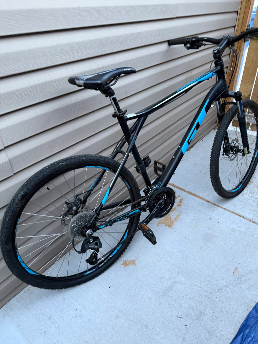 GT Men's Mountain Bike - photo 2