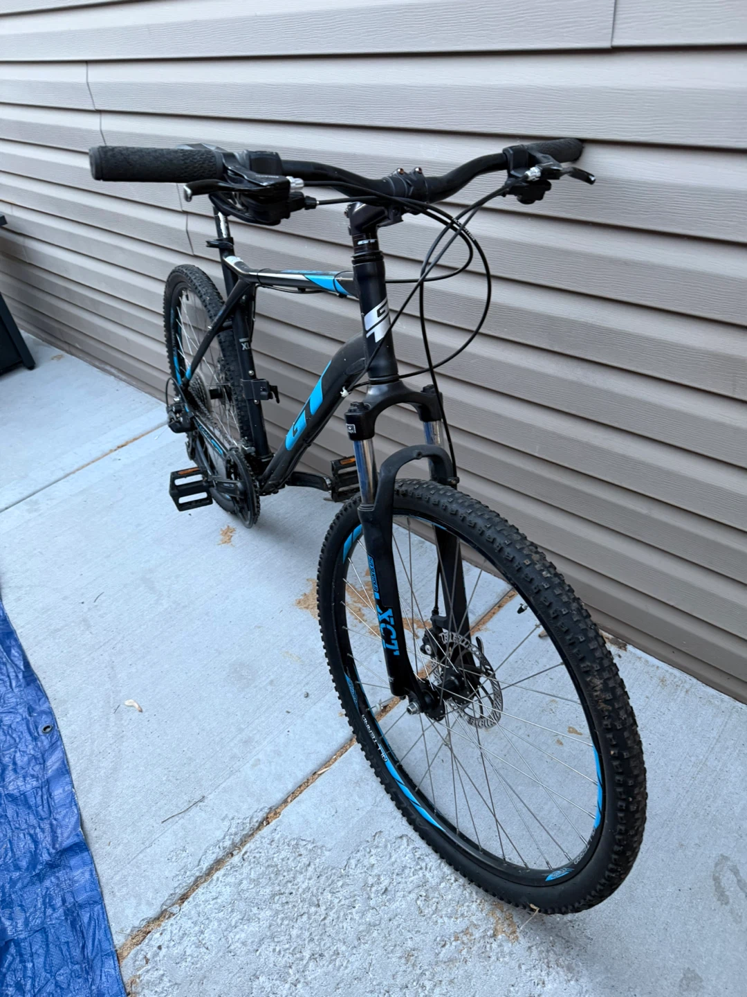 GT Men's Mountain Bike - photo 3