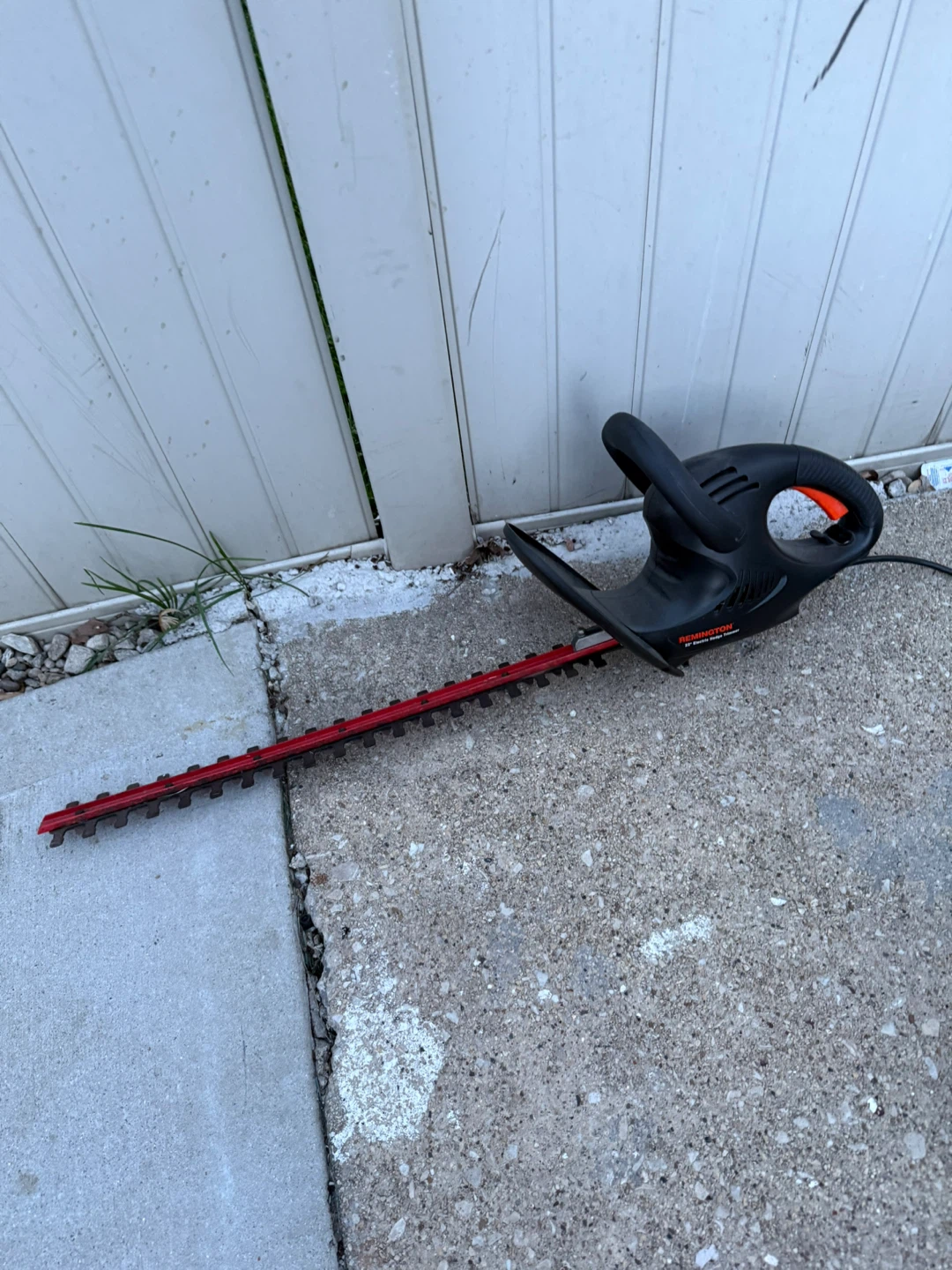 Remington 22" Electric Hedge Trimmer - photo 3