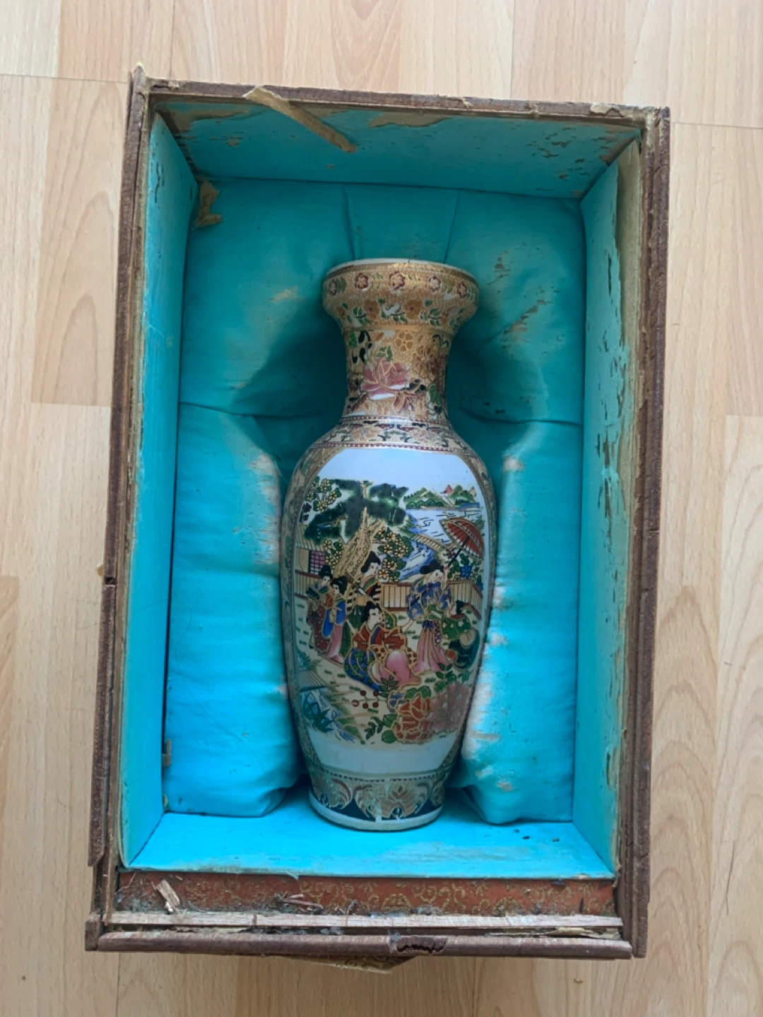 Decorative Oriental Vase - photo 5
