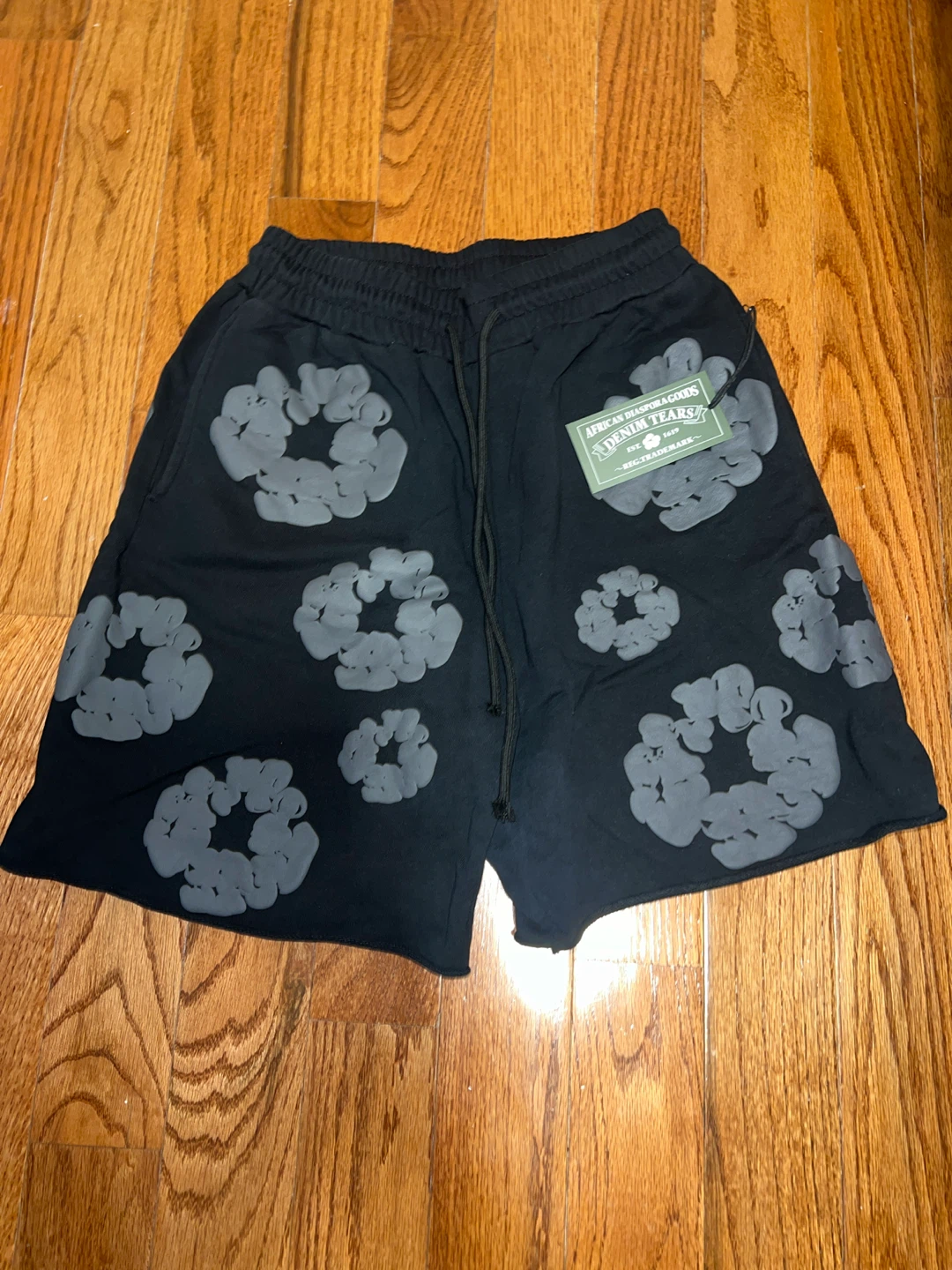 Denim Tears Black Flower Print Sweatshorts Size M