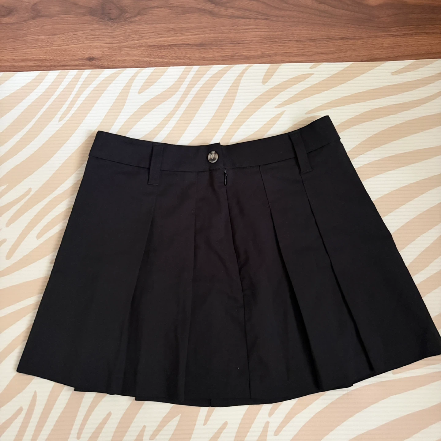 Divided H&M Black Pleated Mini Skirt Size 36