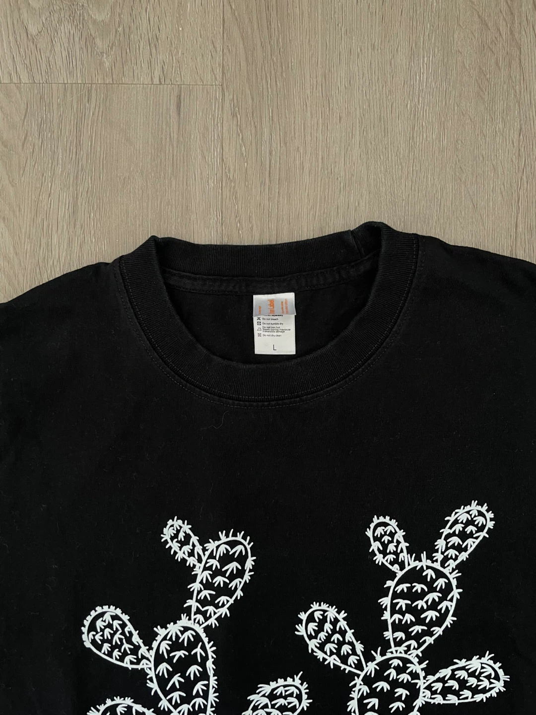 Black T-Shirt with Cactus Graphic - Size L - photo 2