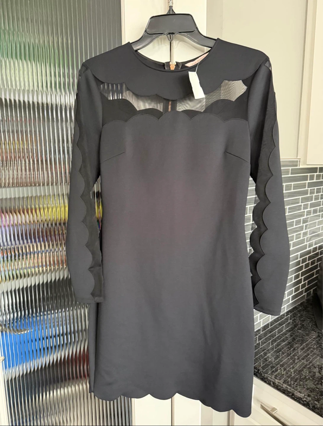 BNWT TED BAKER London SERENTY SCALLOPED Joyous BODYCON DRESS - photo 3