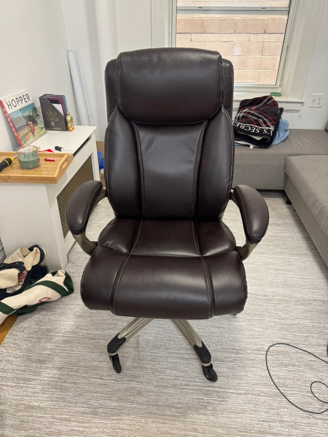 Desk and Chair. Dark Brown Faux Leather Executive Office Chair - photo 2