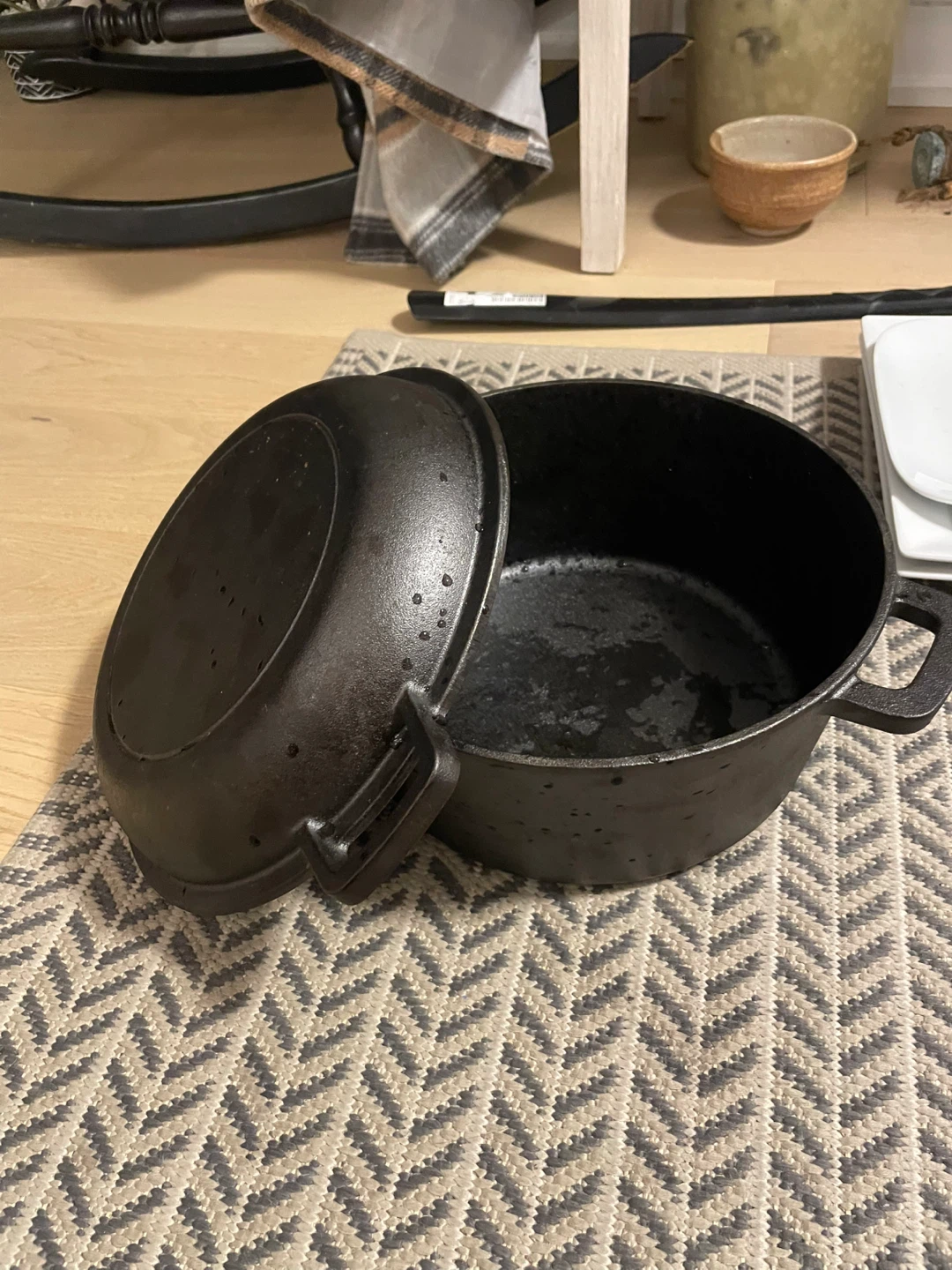 Cast Iron Dutch Oven - photo 2