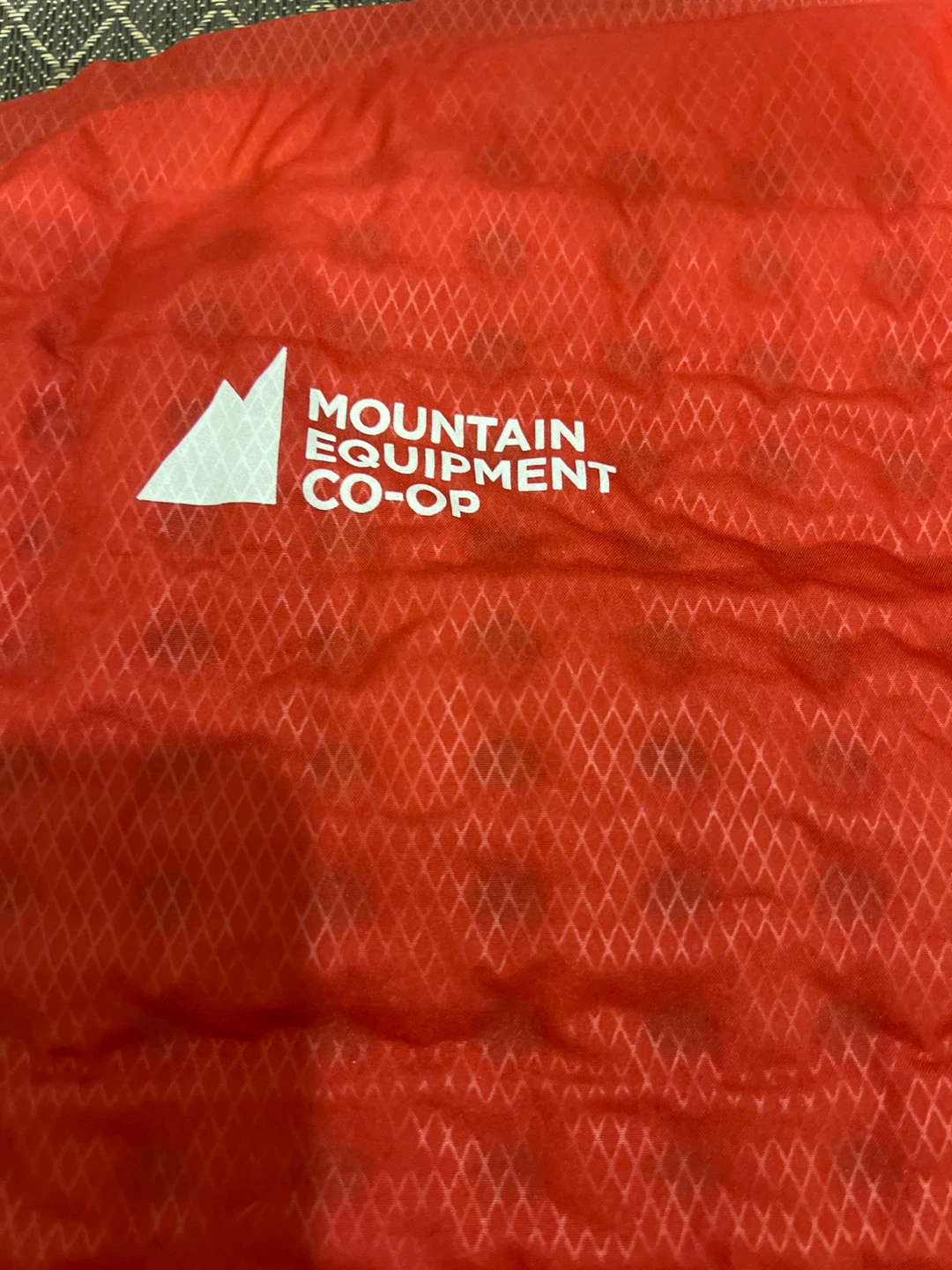MEC Kelvin 3.8 Self-Inflating Sleeping Pad - Red & Blue Edition - photo 4