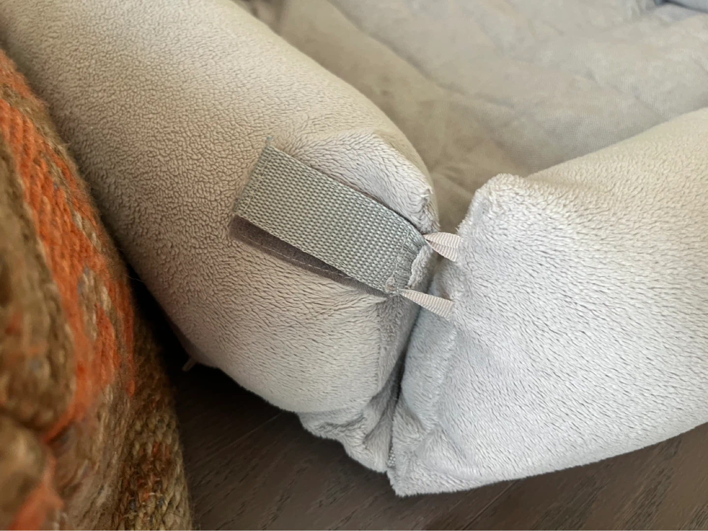 Soft and Cozy Dog Bed – Excellent Condition - photo 5