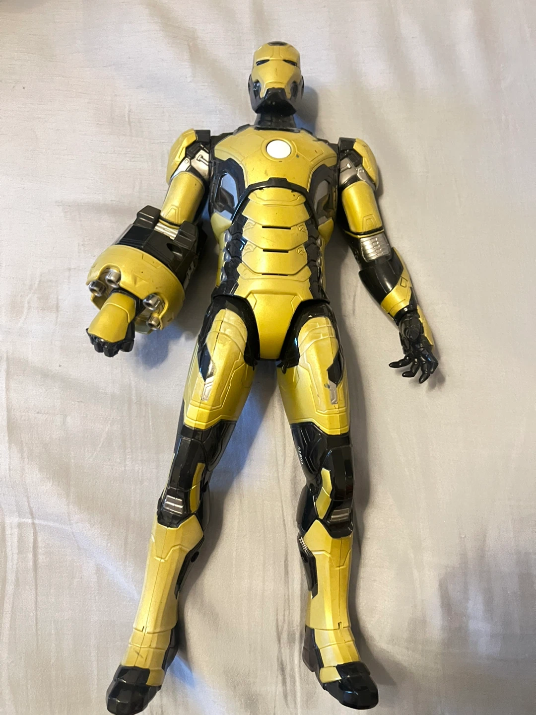 Iron Man Action Figure - Yellow and Black - photo 2