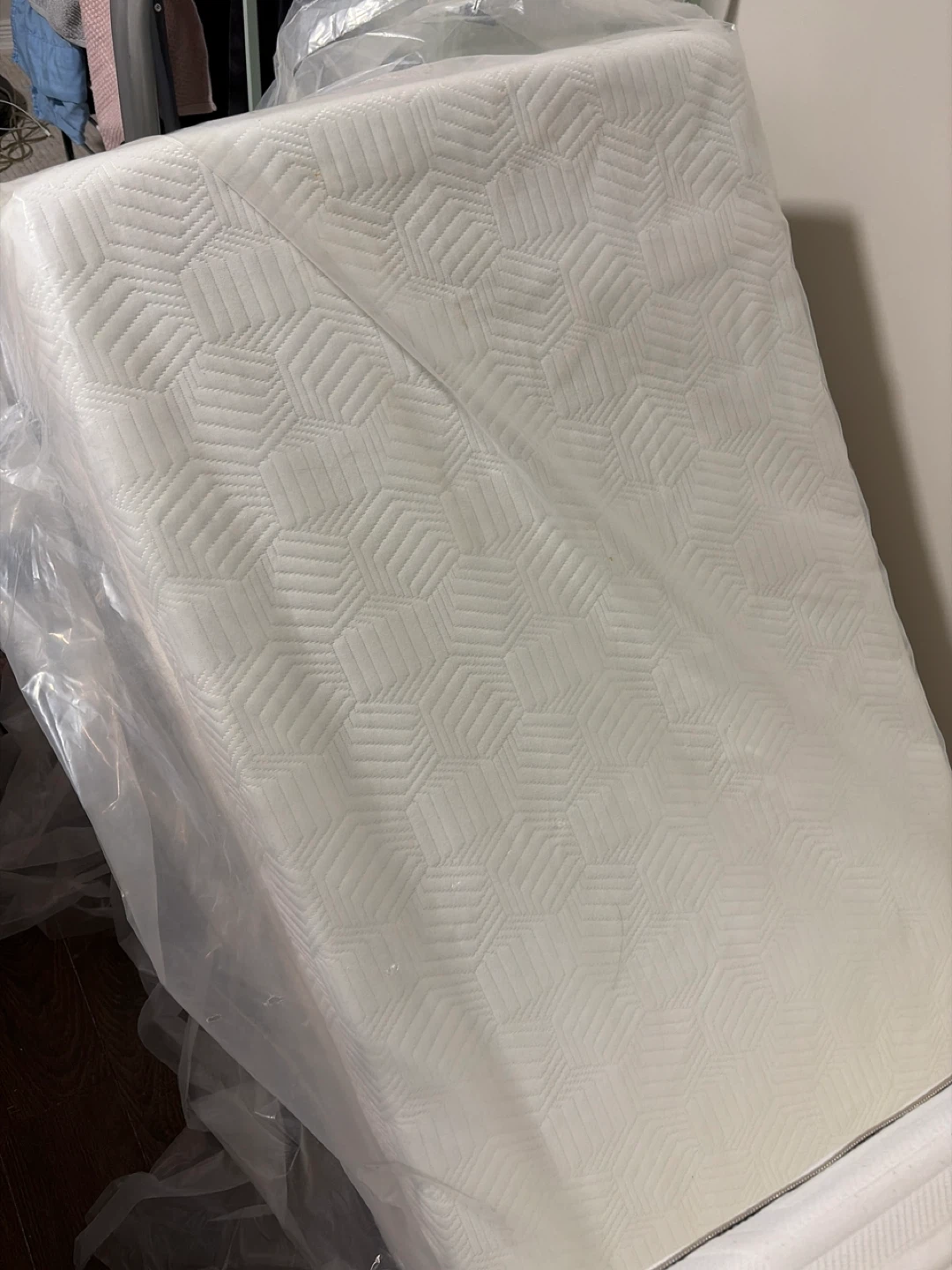 Tri-fold Memory Foam Mattress in excellent condition