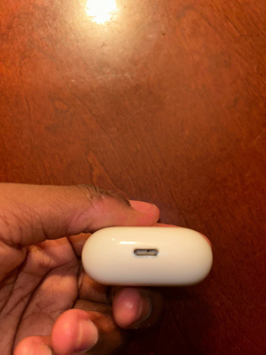 Apple AirPods 4 Charging Case - photo 4