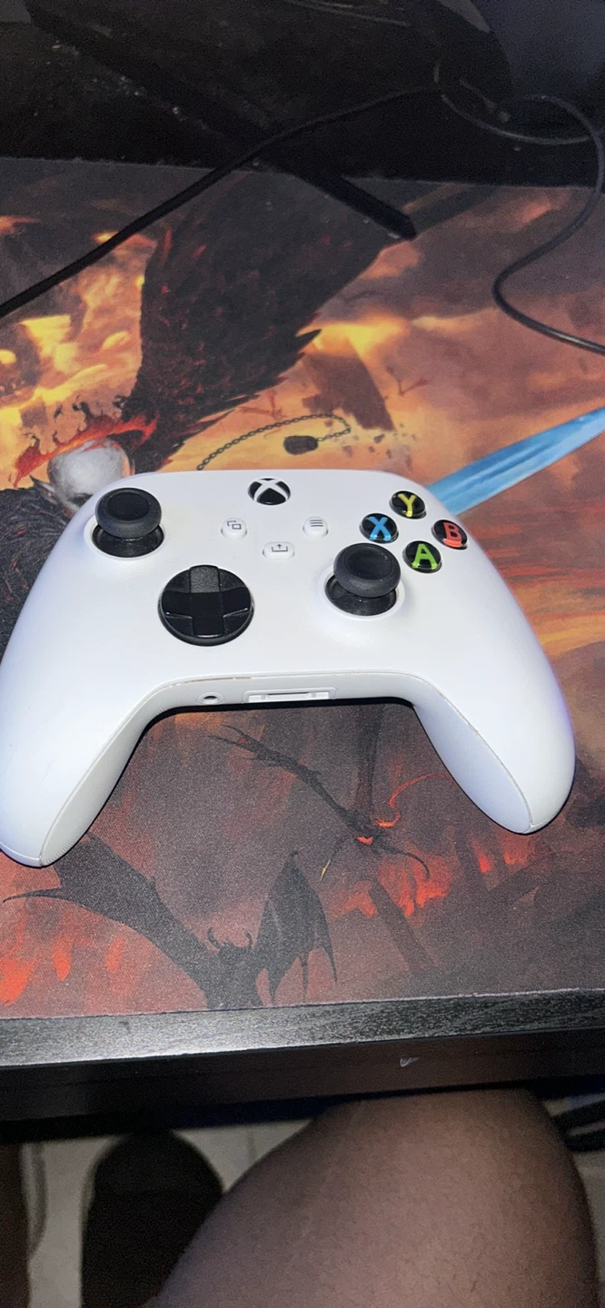 White Xbox Wireless Controller