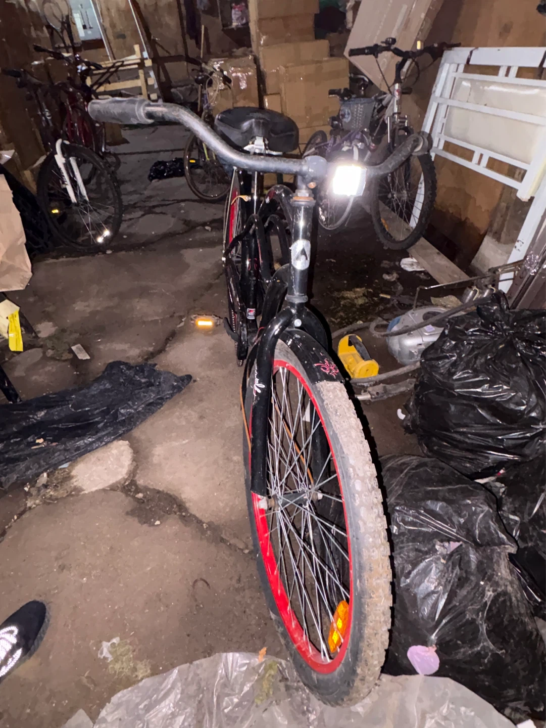 Black cruiser bike with red rims - photo 2