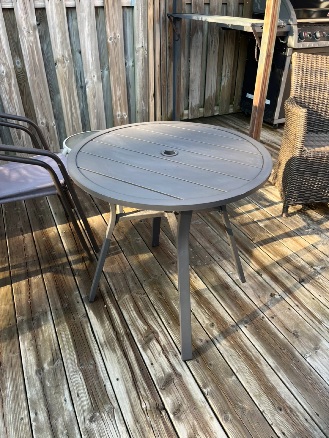 Round Outdoor Patio Table