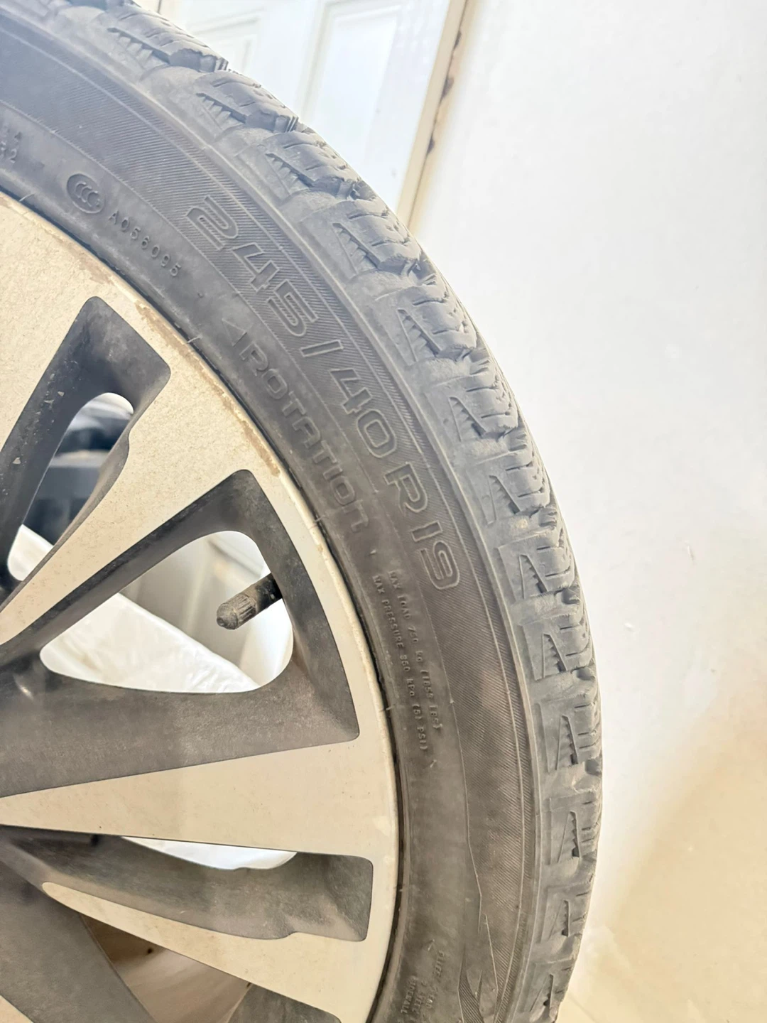 245/40R19 Winter Tire - photo 2