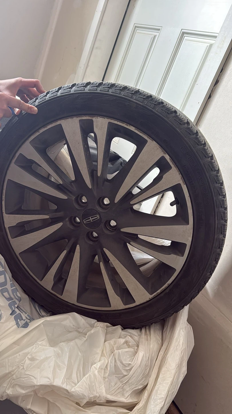 245/40R19 Winter Tire - photo 4