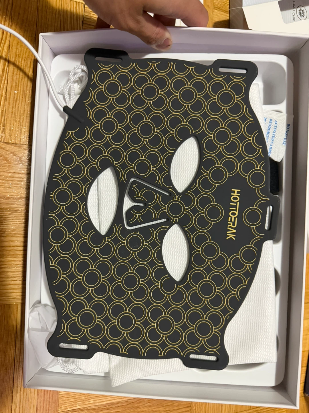 HOTTORRAK LED Skin Care Face Mask - photo 3