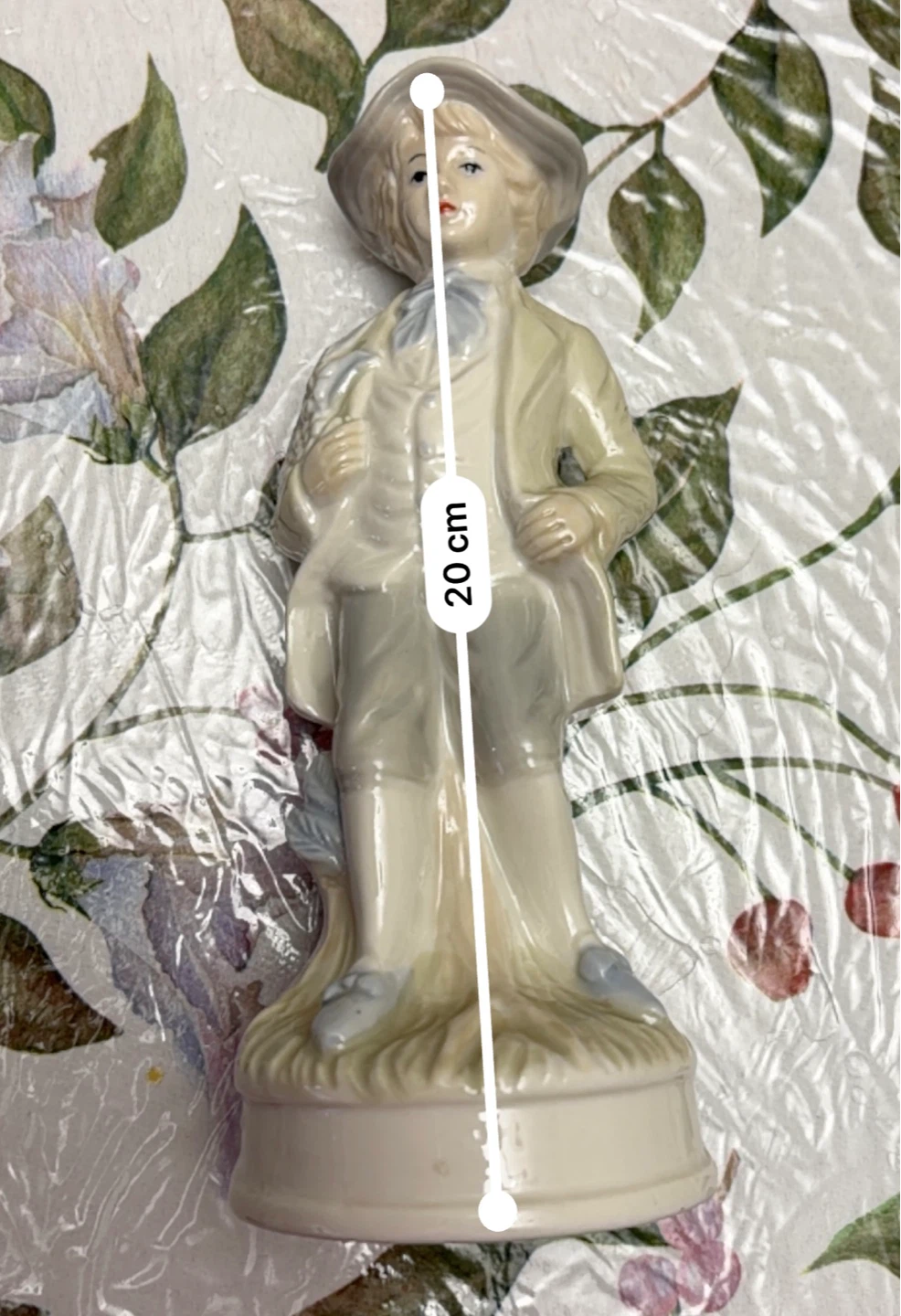 Porcelain Figurines - Boy (20cm), Girl (18cm), Lady (15cm) - photo 3