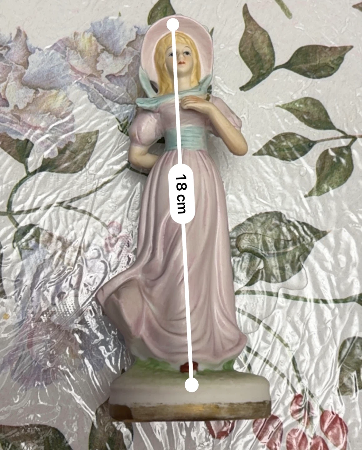 Porcelain Figurines - Boy (20cm), Girl (18cm), Lady (15cm) - photo 5