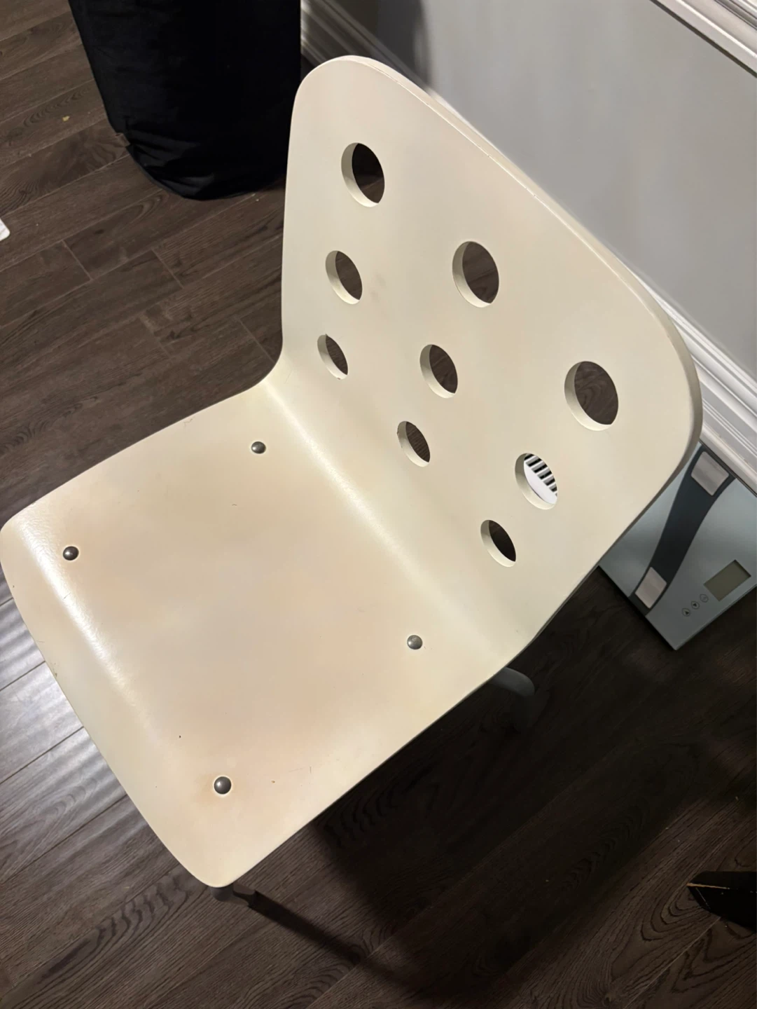 Cream Kids Chair with Metal Legs - photo 2
