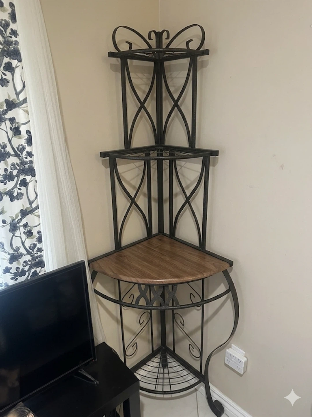 Iron Corner Shelf Stand