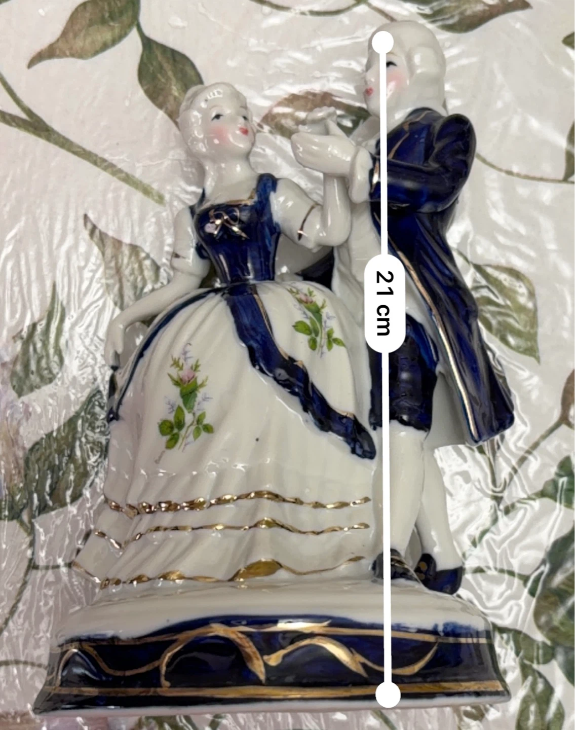 Porcelain Dancing Couple Figurine - 21cm Tall - photo 3