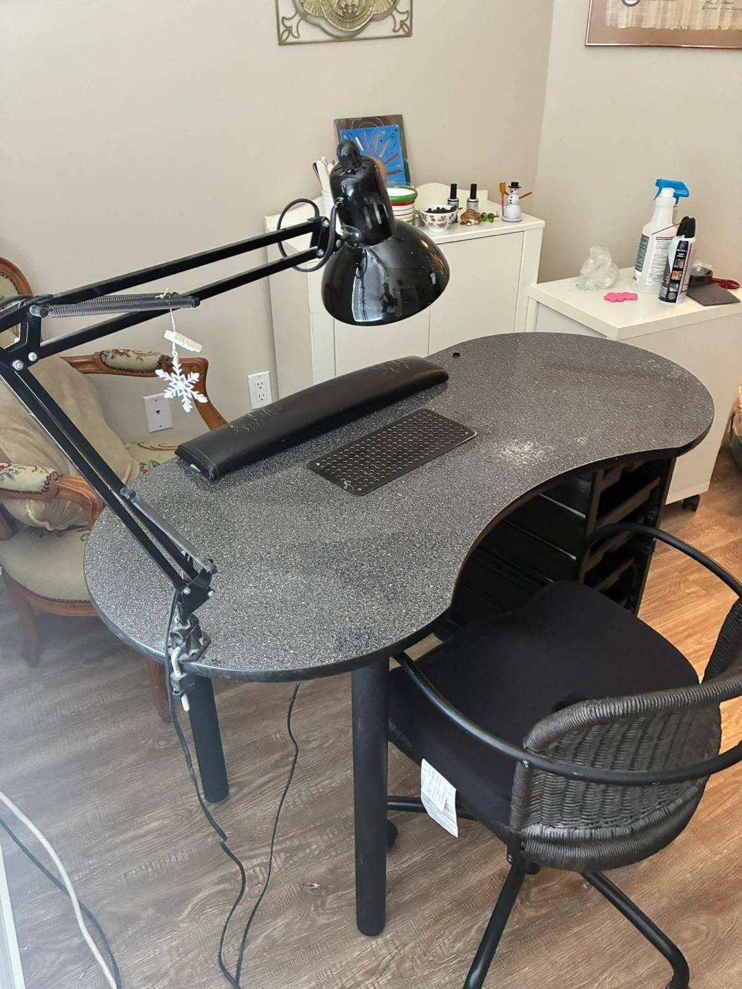 Nail table w/vent, lamp and chair